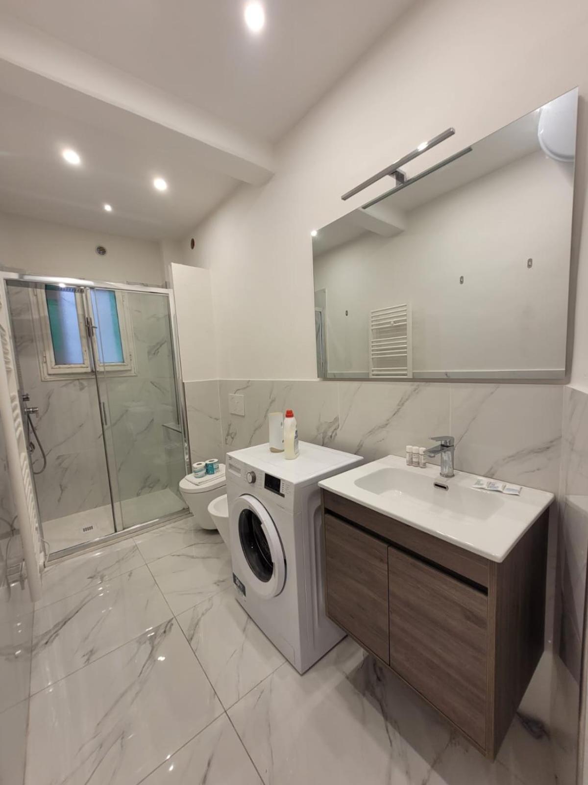 Spacious & Trendy 2br Florence